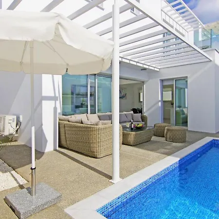 Villa Paradisia By Interhome